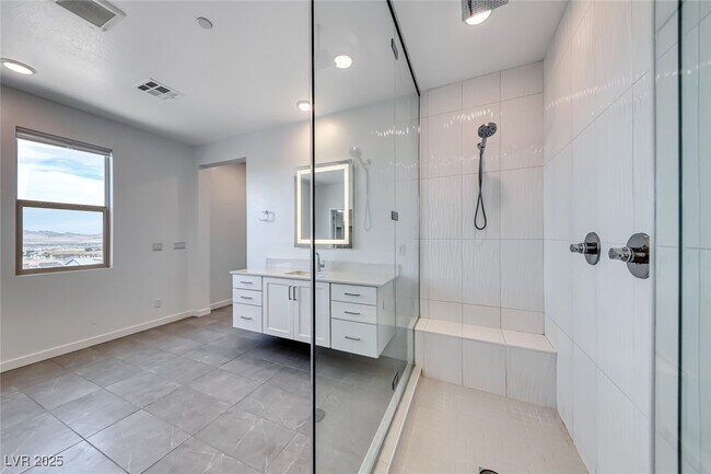Building Photo - 1038 Delbrook Ave