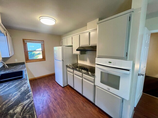 Building Photo - Charming 3 Bed, 2 Bath Home Near CSU & Old Town Fort Collins!