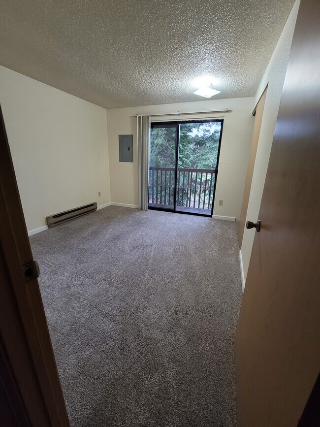 Building Photo - 690 NW Atalanta Way