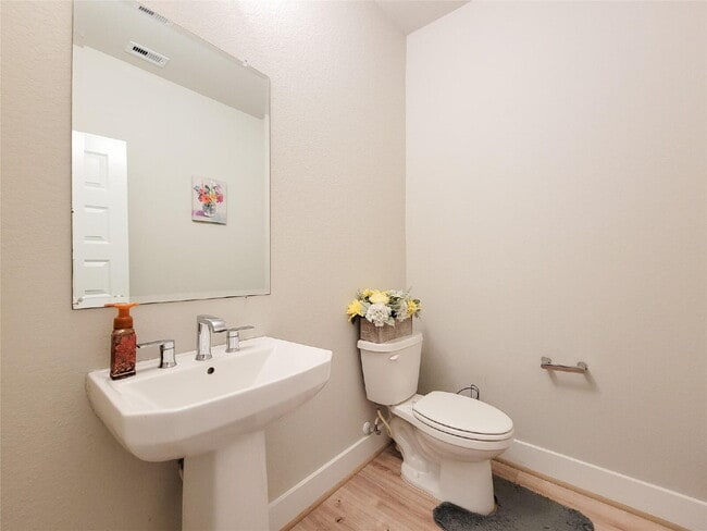 Building Photo - "Spacious 4-Bedroom Haven in Katy, TX with 3.5 Baths – Your Ideal Family Retreat Awaits!"