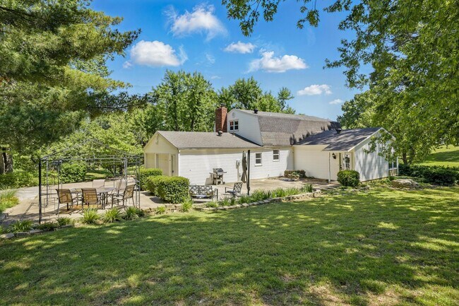 Building Photo - 1306 Marion Dr