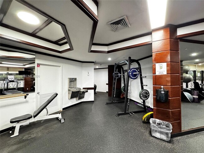 Building Photo - 18151 NE 31st Ct