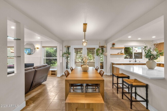 Building Photo - 7609 N Lynn Oaks Dr