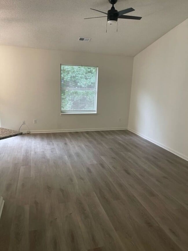 Building Photo - 203 Cypress Cove Ct