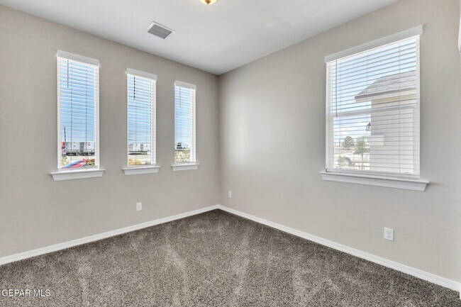 Building Photo - 1644 Folkstone St