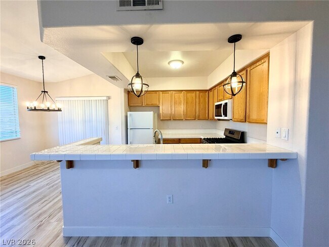 Building Photo - 9901 Trailwood Dr