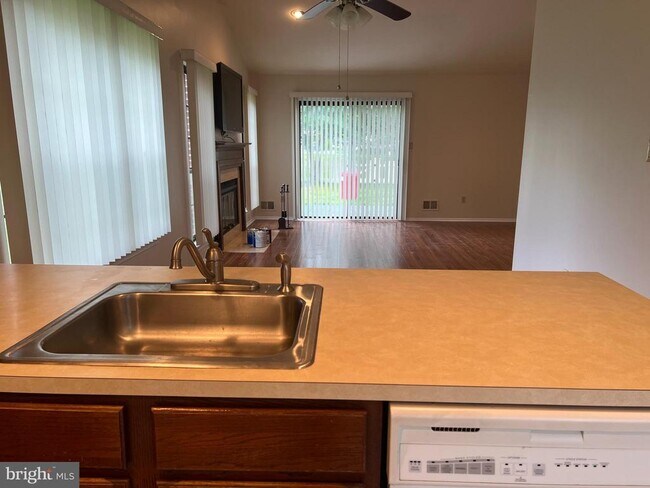 Building Photo - 17 Banbury Ct