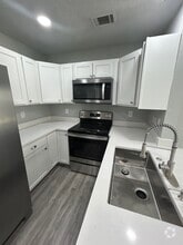Building Photo - 303 Crooked Pine Trail