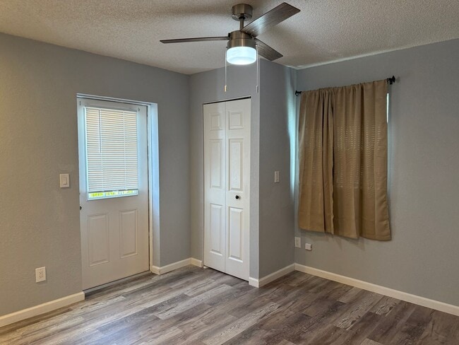 Building Photo - Cute Updated Home