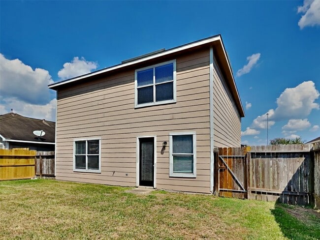 Building Photo - 8310 Wainwright Way