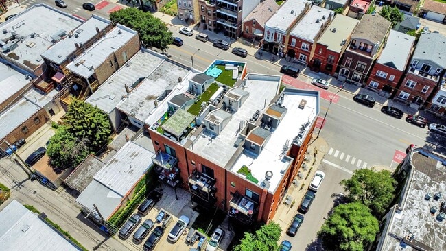 Building Photo - 2522 W Chicago Ave