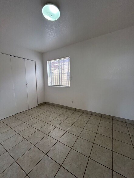 Building Photo - 2767 N Edith Blvd