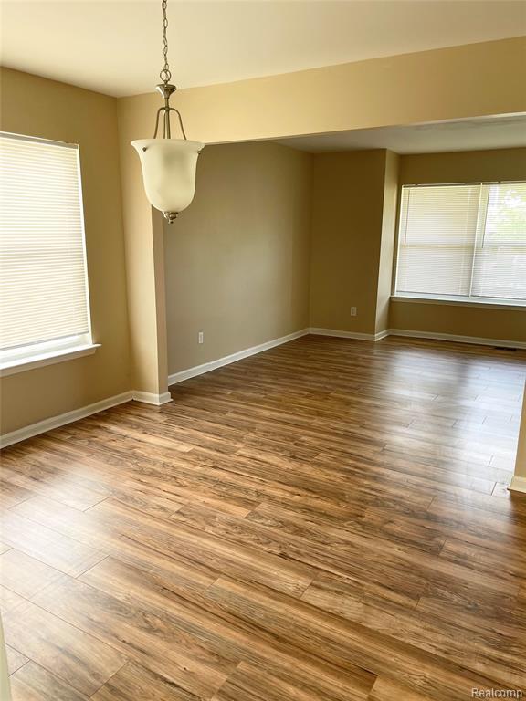 Building Photo - 1215 Oaklawn Dr