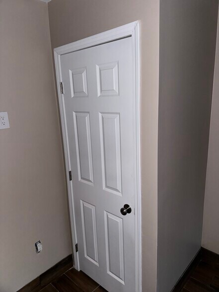 Building Photo - 32952 Urban Ave