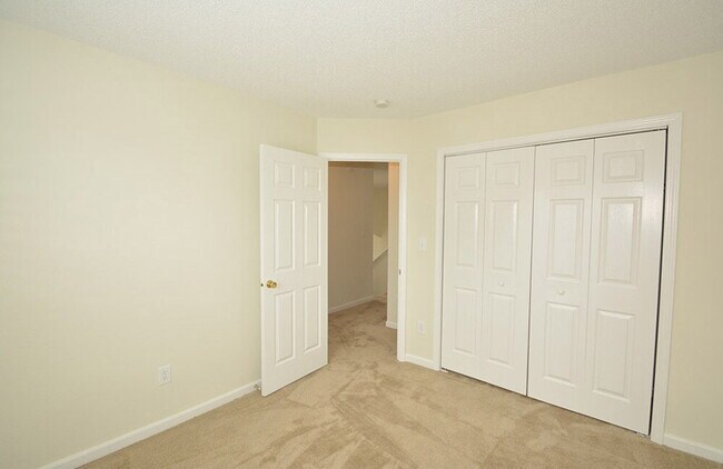 Building Photo - 15341 Ten Point Dr