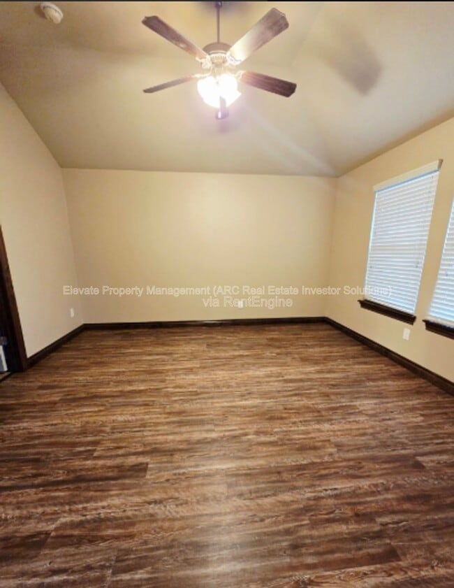 Building Photo - 2215 Kintyre Rd