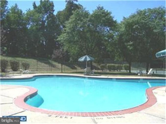 Building Photo - 706 Meadow Woods Ln