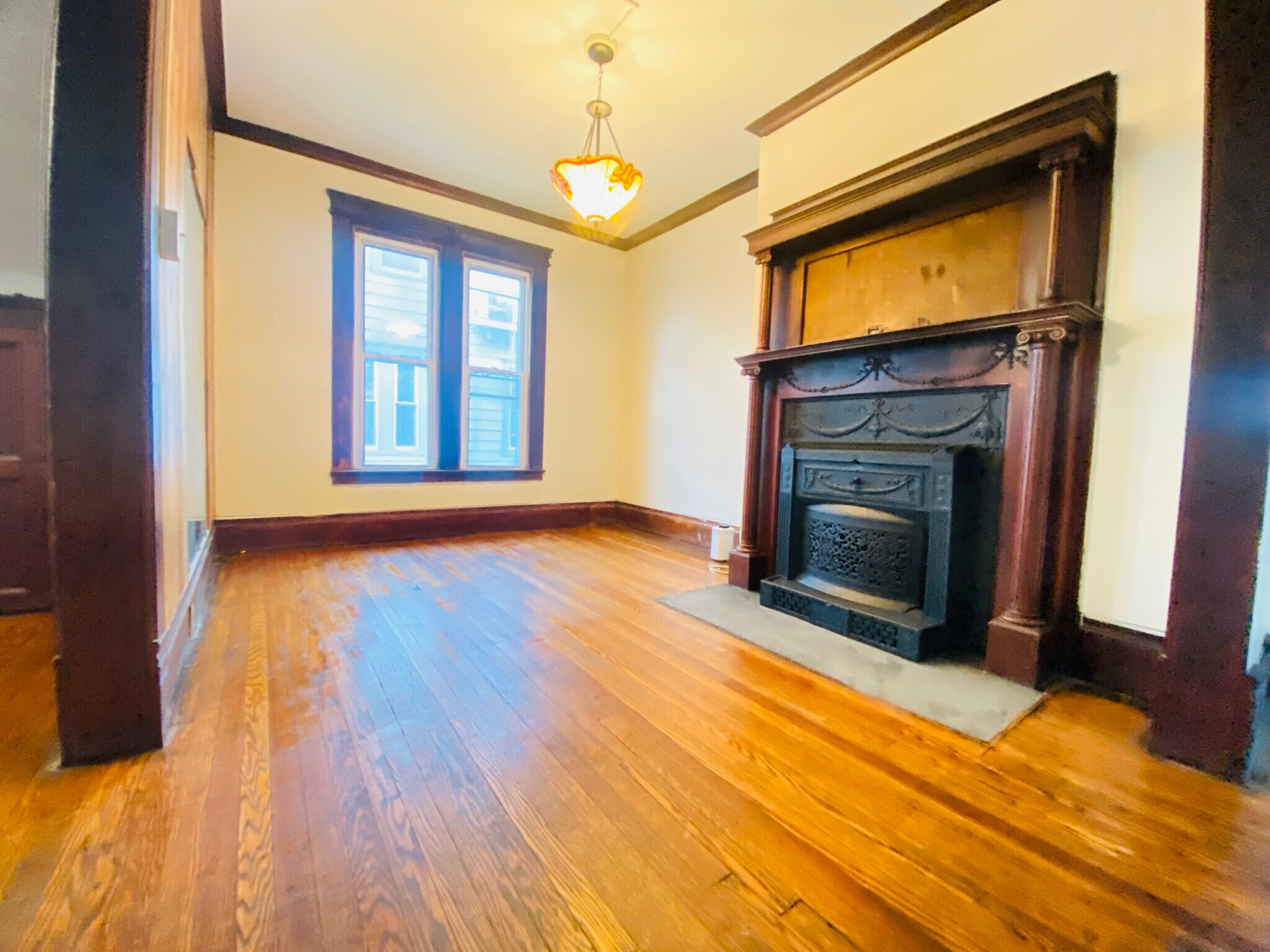 Building Photo - 1337 Madison St