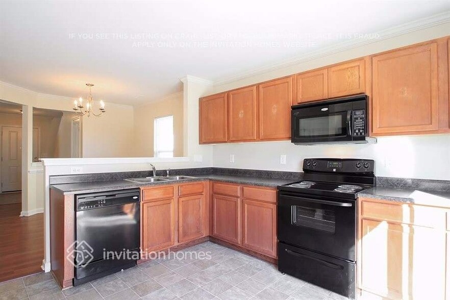 Building Photo - 2406 Ferdinand Dr