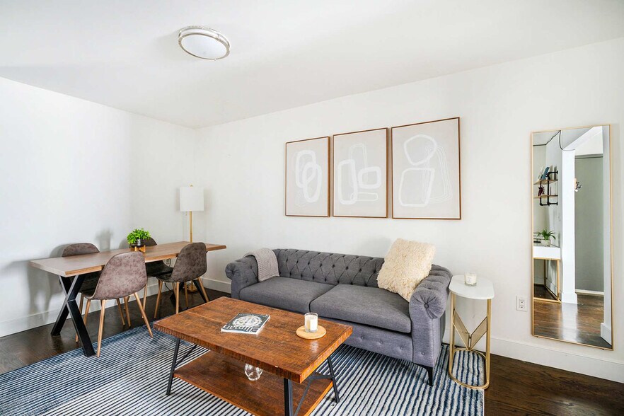 Primary Photo - 359 W 39th St