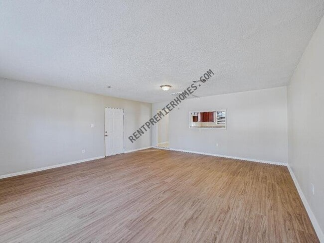 Building Photo - 5223 Mulberry Pl