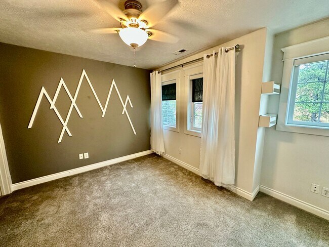 Building Photo - 4409 W Country Hls Ln