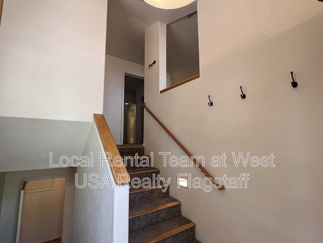 Building Photo - 6087 E Mountain Oaks Dr