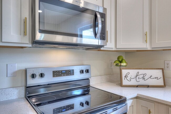 Building Photo - 203 W Cedar St