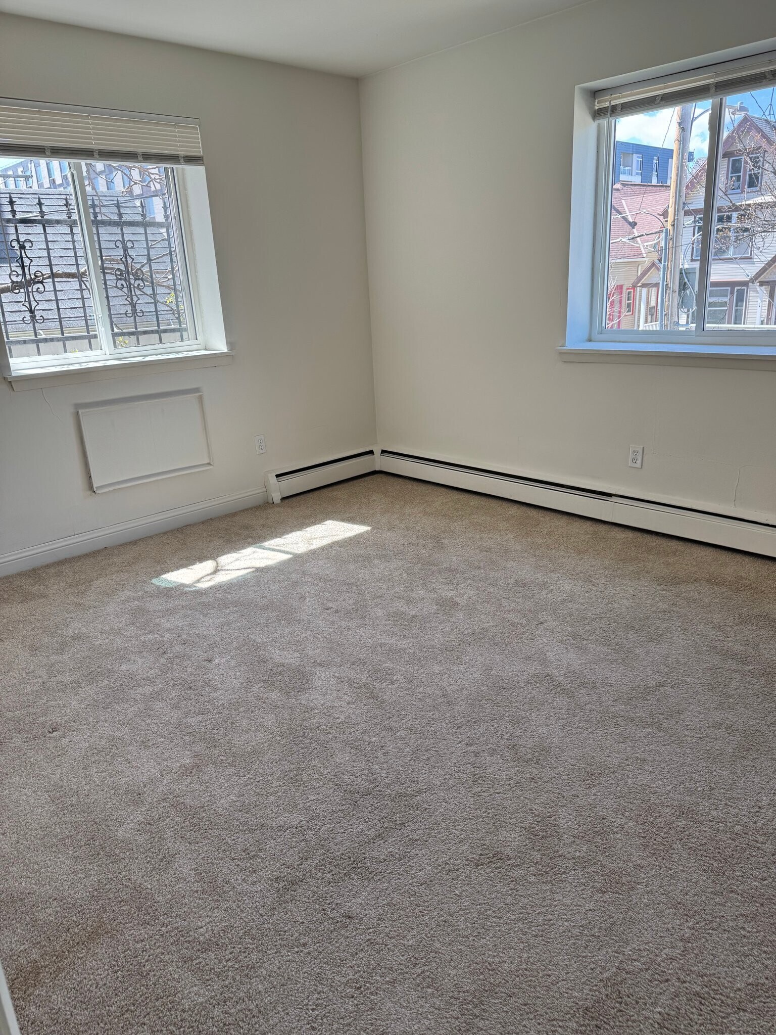 Building Photo - 2260 N Summit Ave