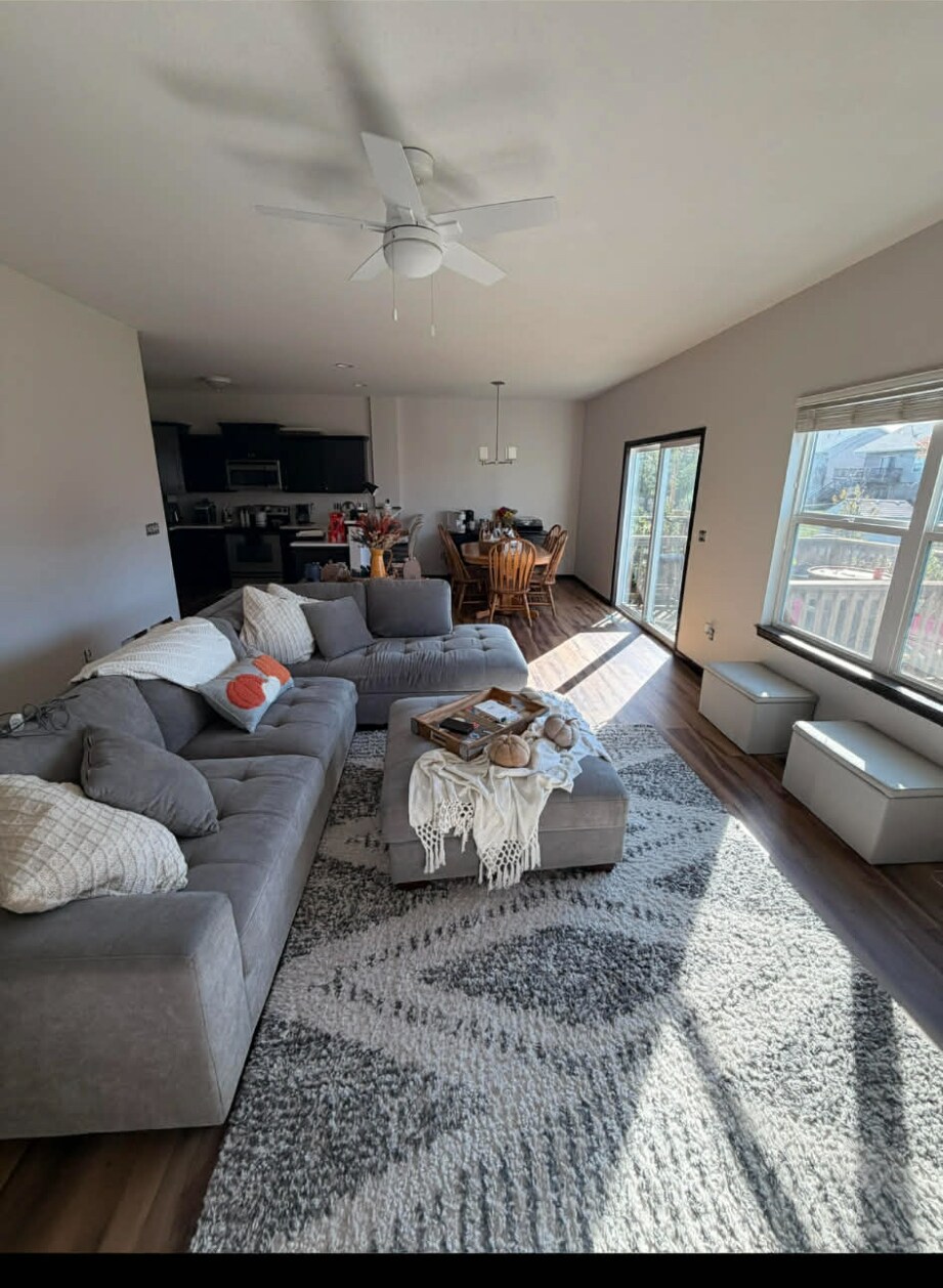 Building Photo - 1785 Sara Ct