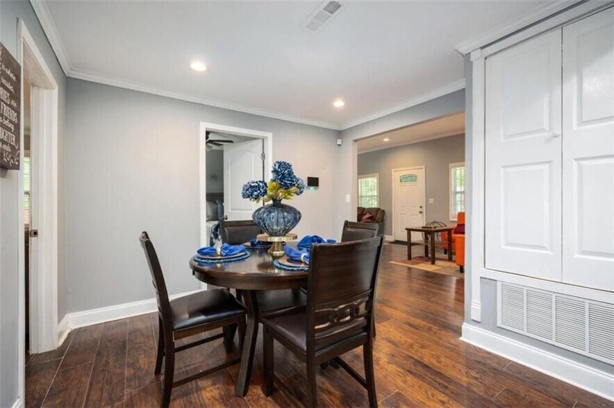 Building Photo - 3479 Thompson Dr NW