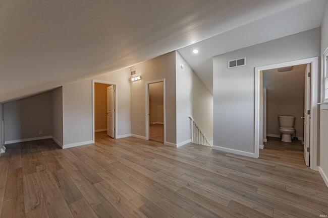 Building Photo - 7127 Pinehurst Dr