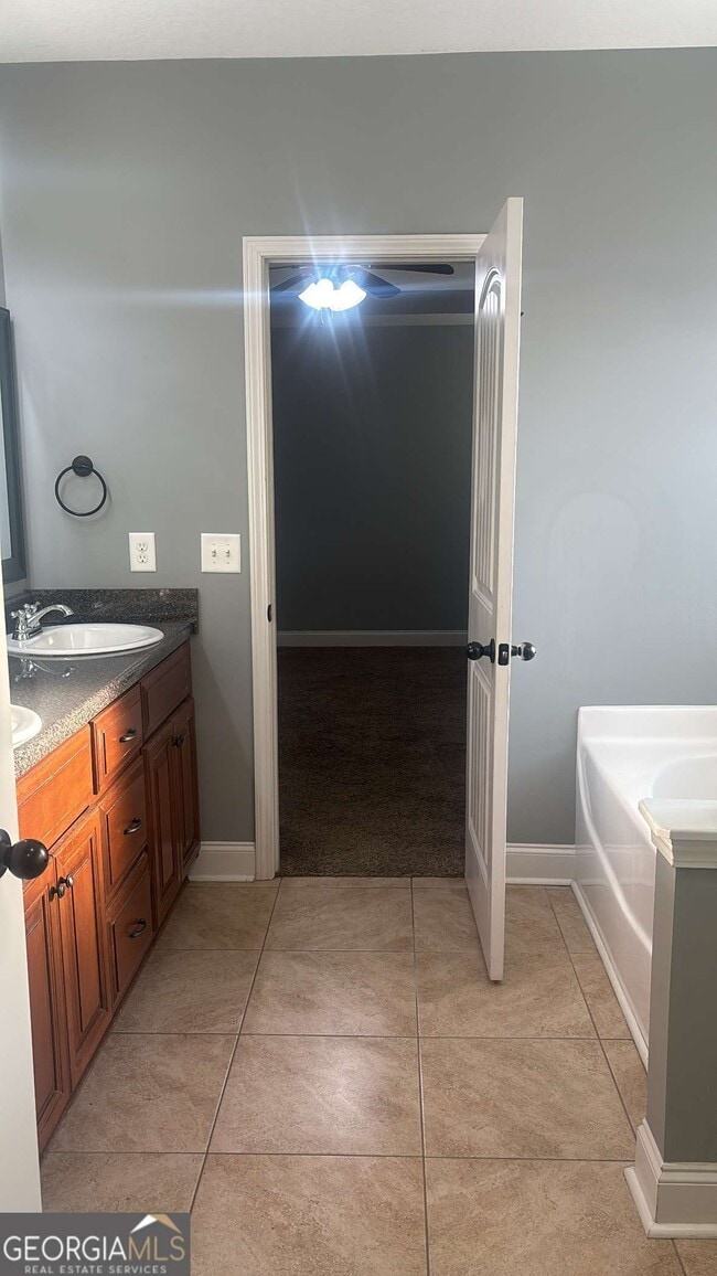 Building Photo - 303 S Charity Ln