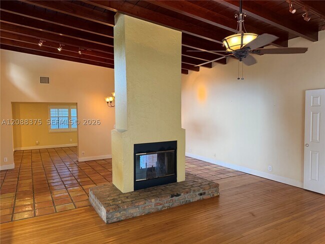 Building Photo - 800 SW 8th St
