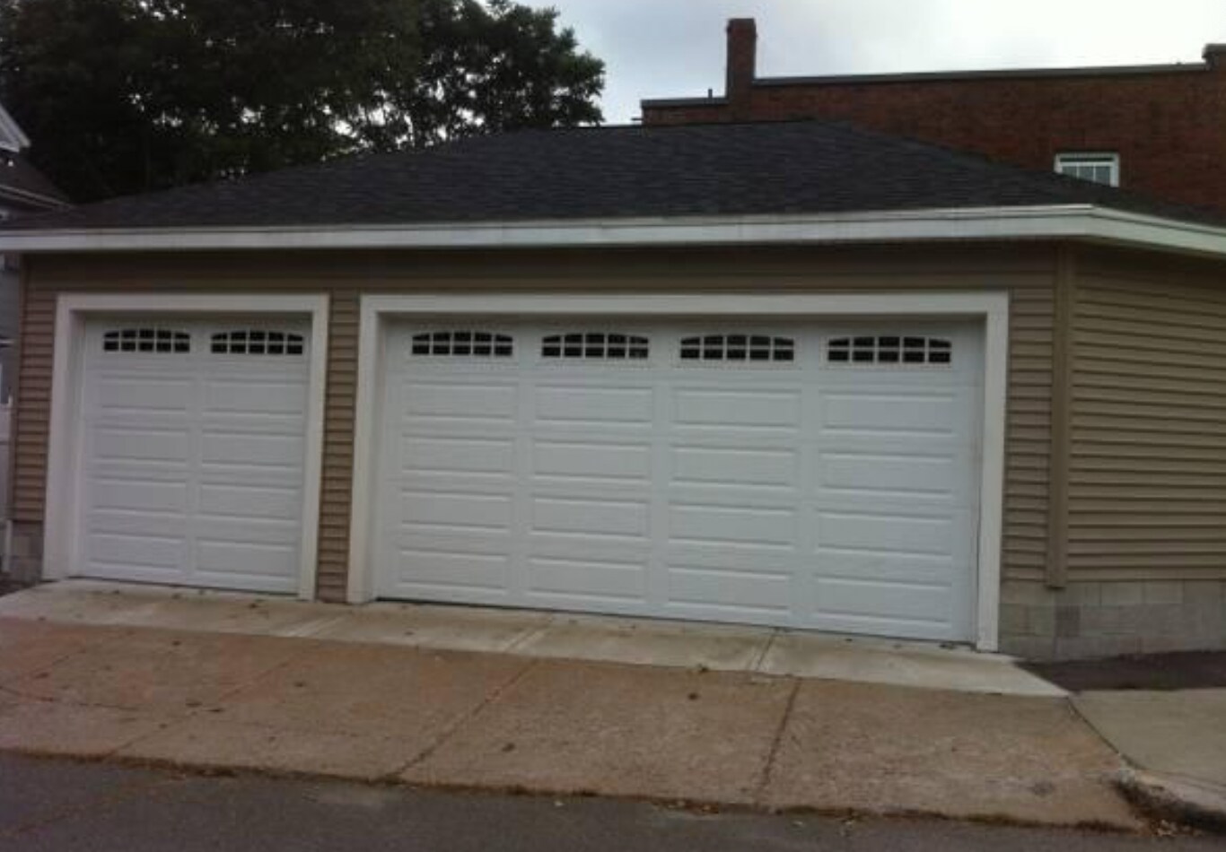 Building Photo - 384 Langley Rd