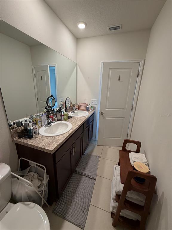 Building Photo - 8620 Milestone Dr