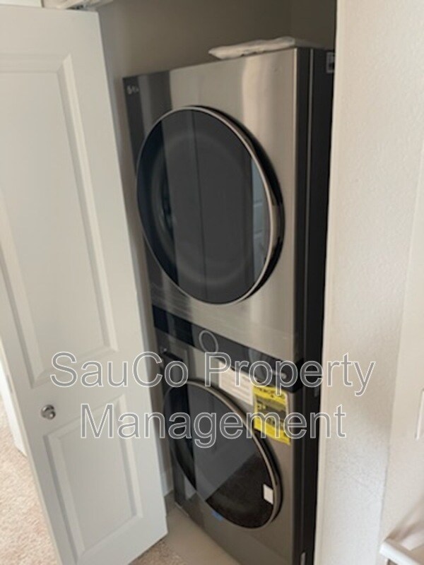 Building Photo - 17071 SW Friendly Ln