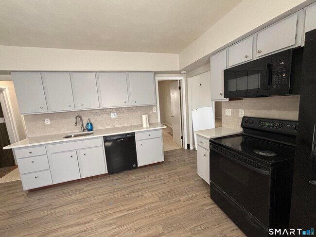 Building Photo - 37 Wakefield Ct