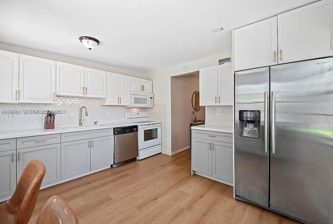 Building Photo - 1480 SW 26th Ave