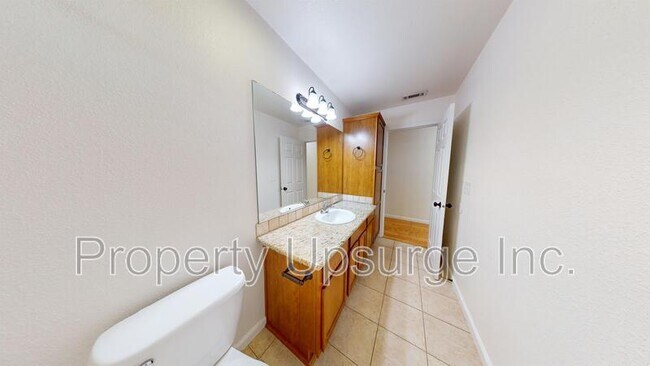 Building Photo - 3720 Silvario Ct