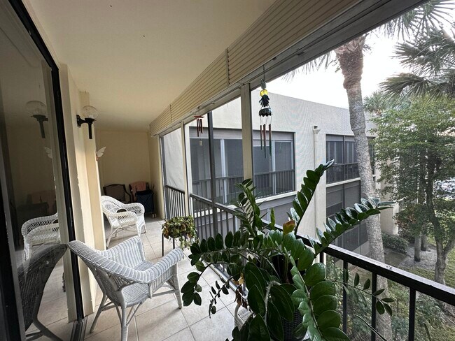 Building Photo - 5220 Las Verdes Cir