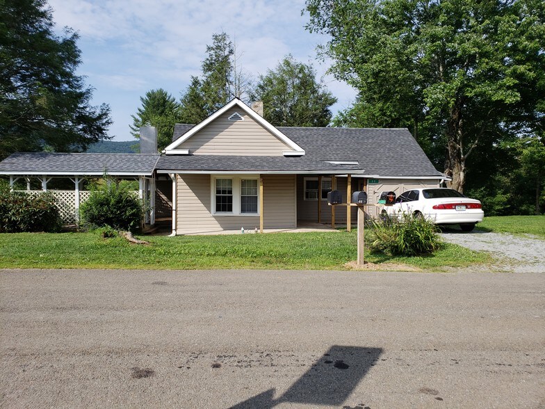 Primary Photo - 33 Glade Valley Church Rd
