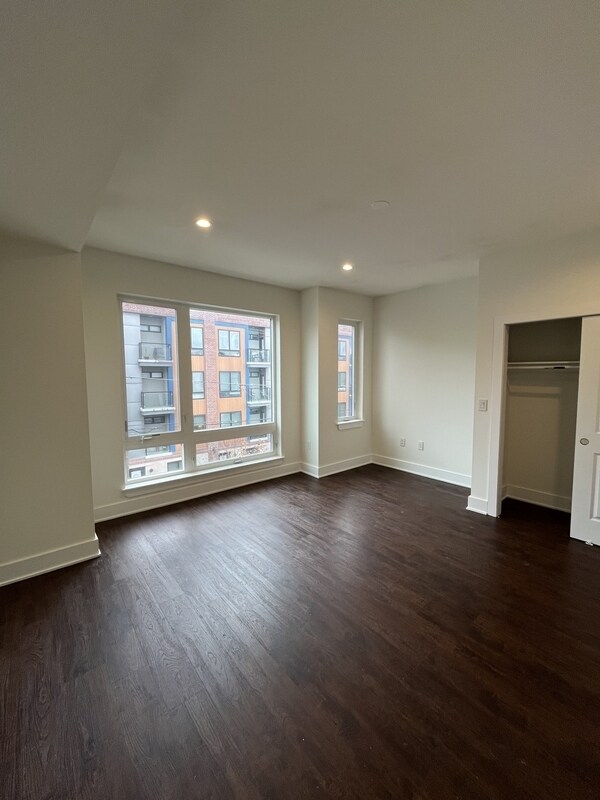 Building Photo - 1219 N 5th St