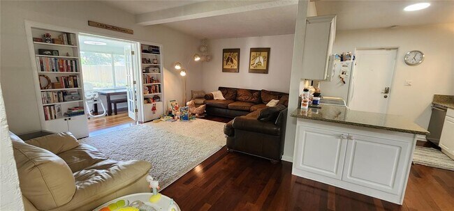 Building Photo - 424 Dunraven Dr