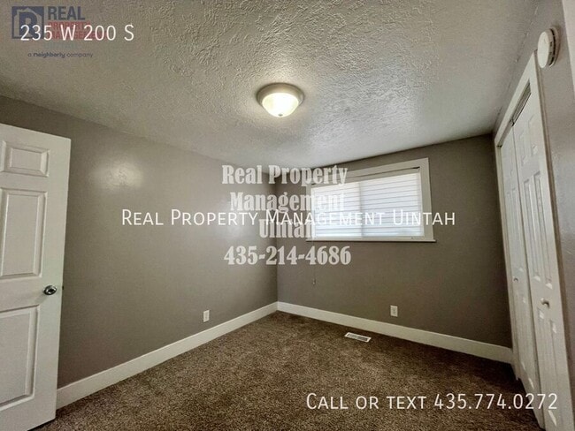 Building Photo - 235 W 200 S