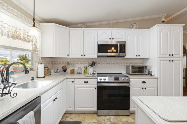 Building Photo - Nokomis Lake Village 3 bed/2bath
