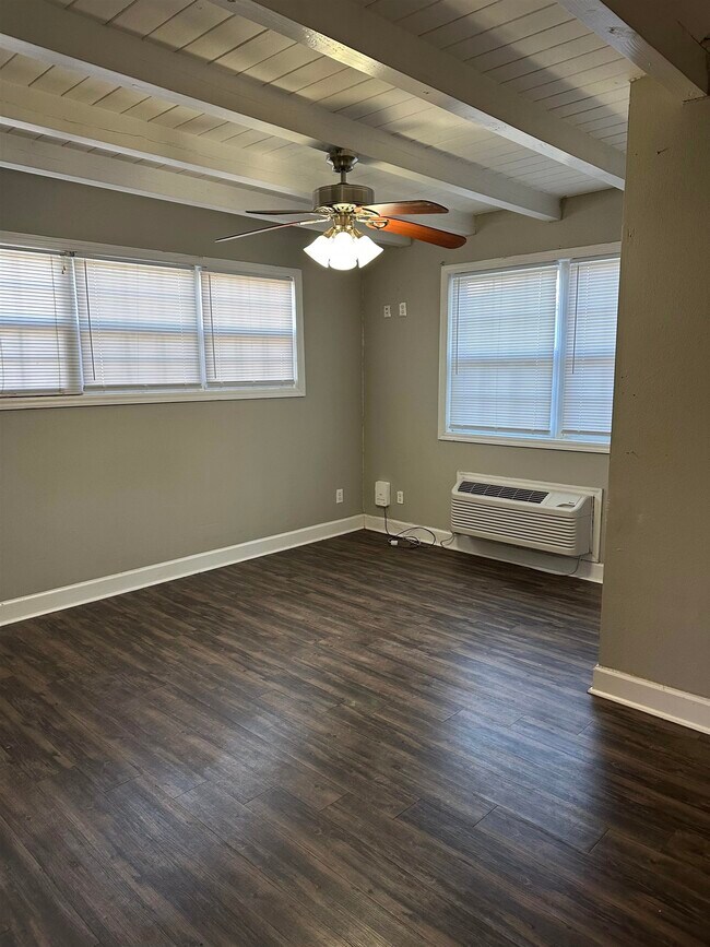 Building Photo - 229 S Lipona Rd