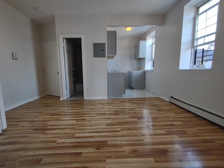 Building Photo - 903 Glenmore Ave