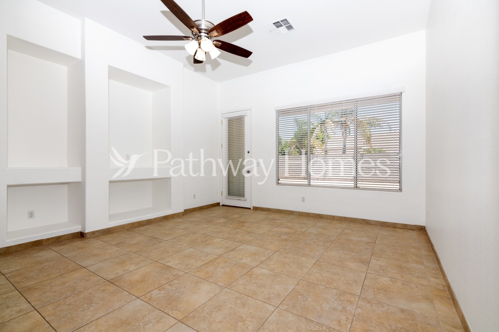 Building Photo - 520 W Musket Pl