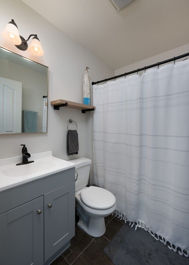 Building Photo - 3407 Laredo Dr